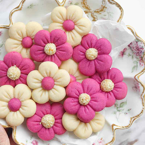 Red Dragon Fruit Daisy Cookies